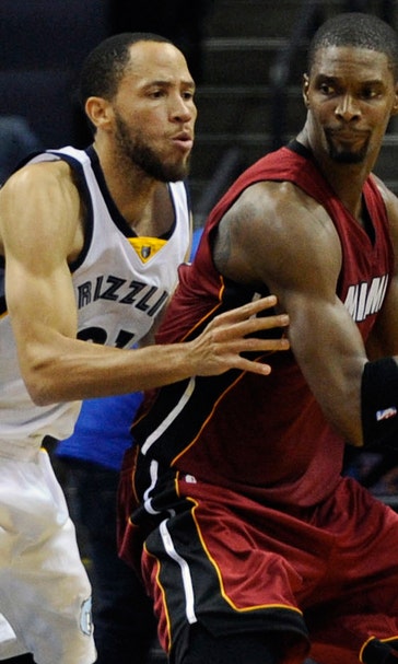 Chris Bosh, Dwyane Wade help Heat close out preseason with win over Grizzlies
